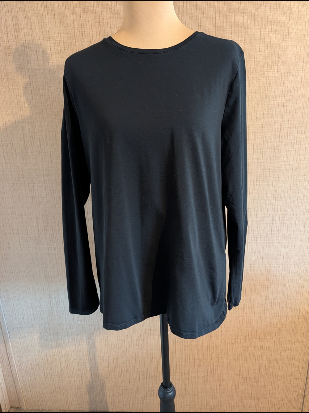 Women’s Black Long-Sleeve Crewneck Tee